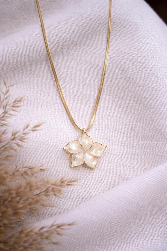 Elegant Gold Floral Pendant Necklace with Mother-of-Pearl Petals
