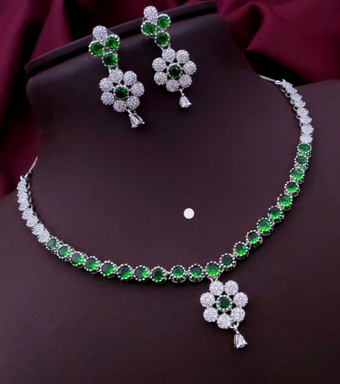 Emerald Bloom Diamond Necklace Set – Floral Elegance by KRISHAURA