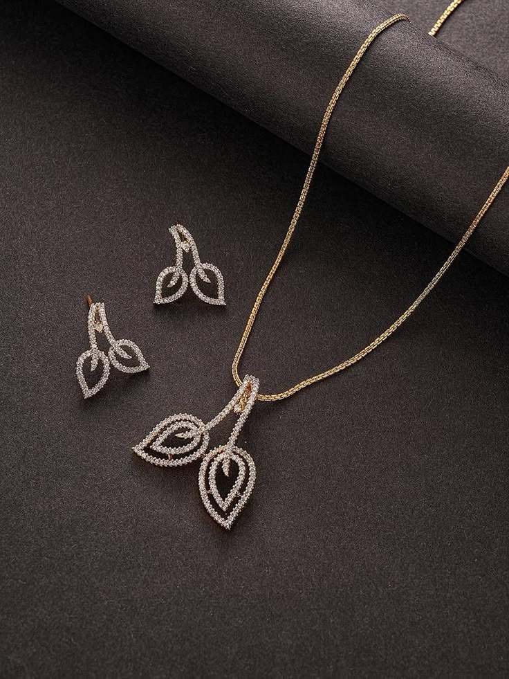 Pendant set