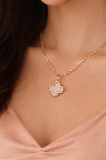 Clover Pearl Pendant Necklace