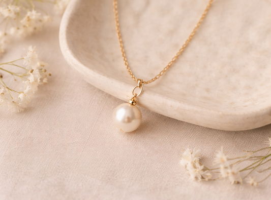 Classic Pearl Pendant Necklace