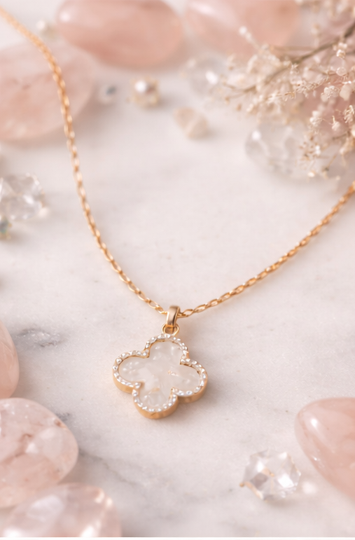 Clover Pearl Pendant Necklace