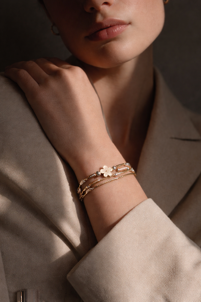 Elegant Dual-Tone Clover Charm Adjustable Bracelet for Women