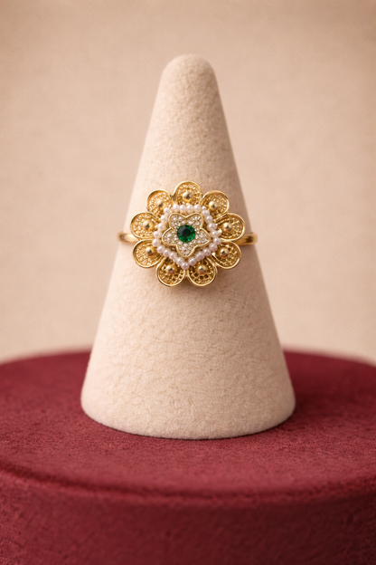 Floral Pearl & Green Stone Gold Ring – Elegant Vintage Style