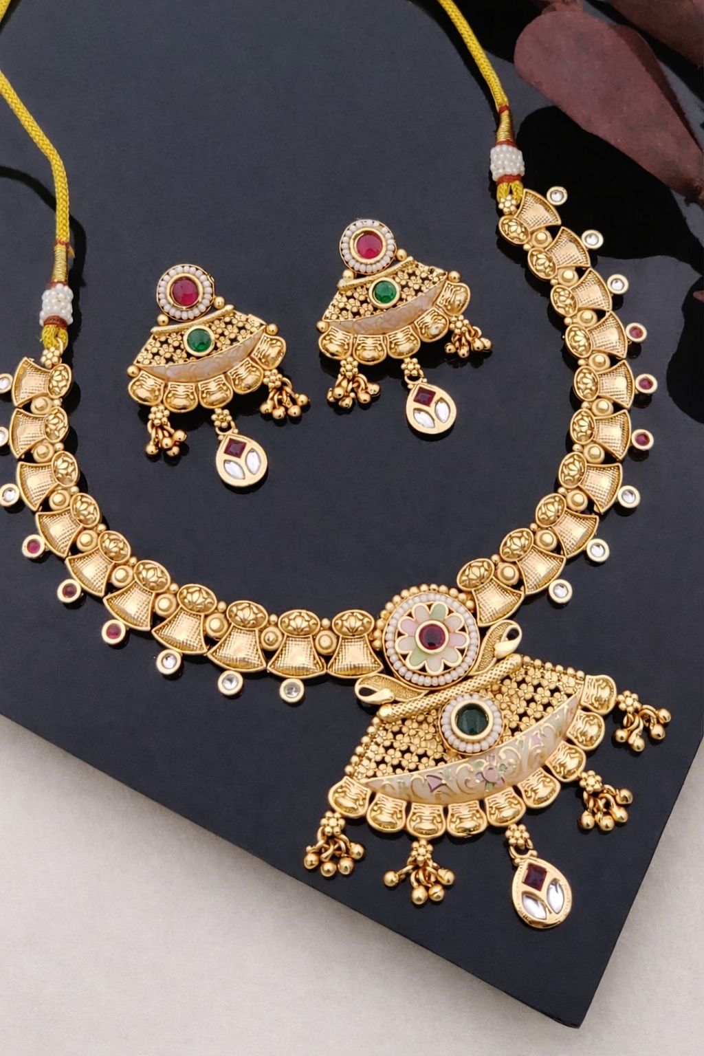 Royal Antique Gold Kundan Floral Pendant Necklace Set with Earrings