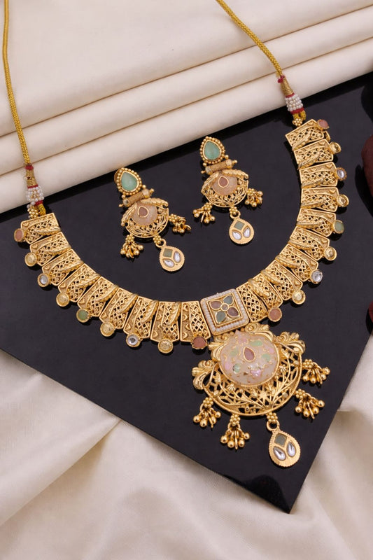 Elegant Antique Gold Filigree Kundan Pendant Necklace Set with Earrings