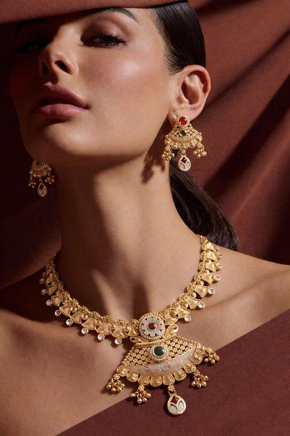 Royal Antique Gold Kundan Floral Pendant Necklace Set with Earrings