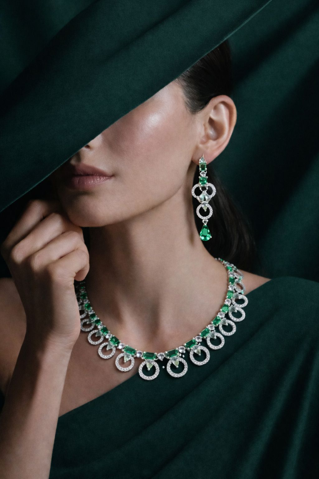 Elegant Emerald Green Crystal Designer Necklace Set with Long Earrings
