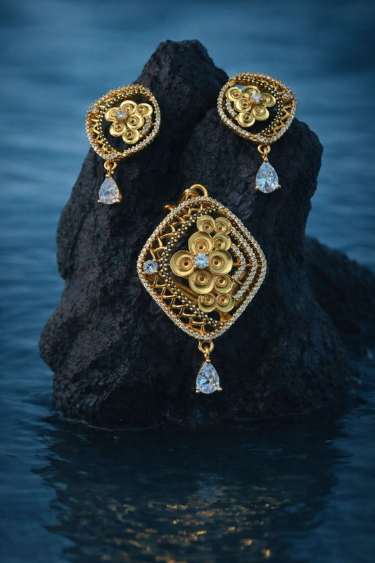 Traditional Floral Gold-Plated Pendant Set with Crystal Drop Earrings