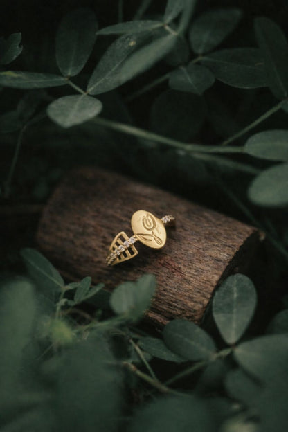 Elegant Floral Engraved Gold Ring with Diamond Accent Band