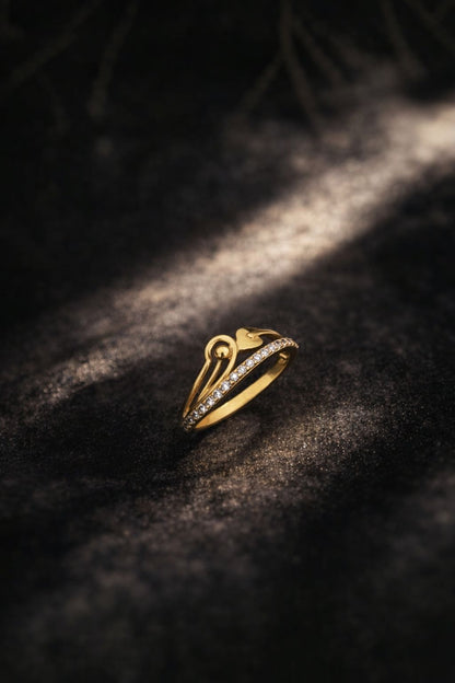 Elegant Heart Curve Gold Ring with Diamond Accent Band