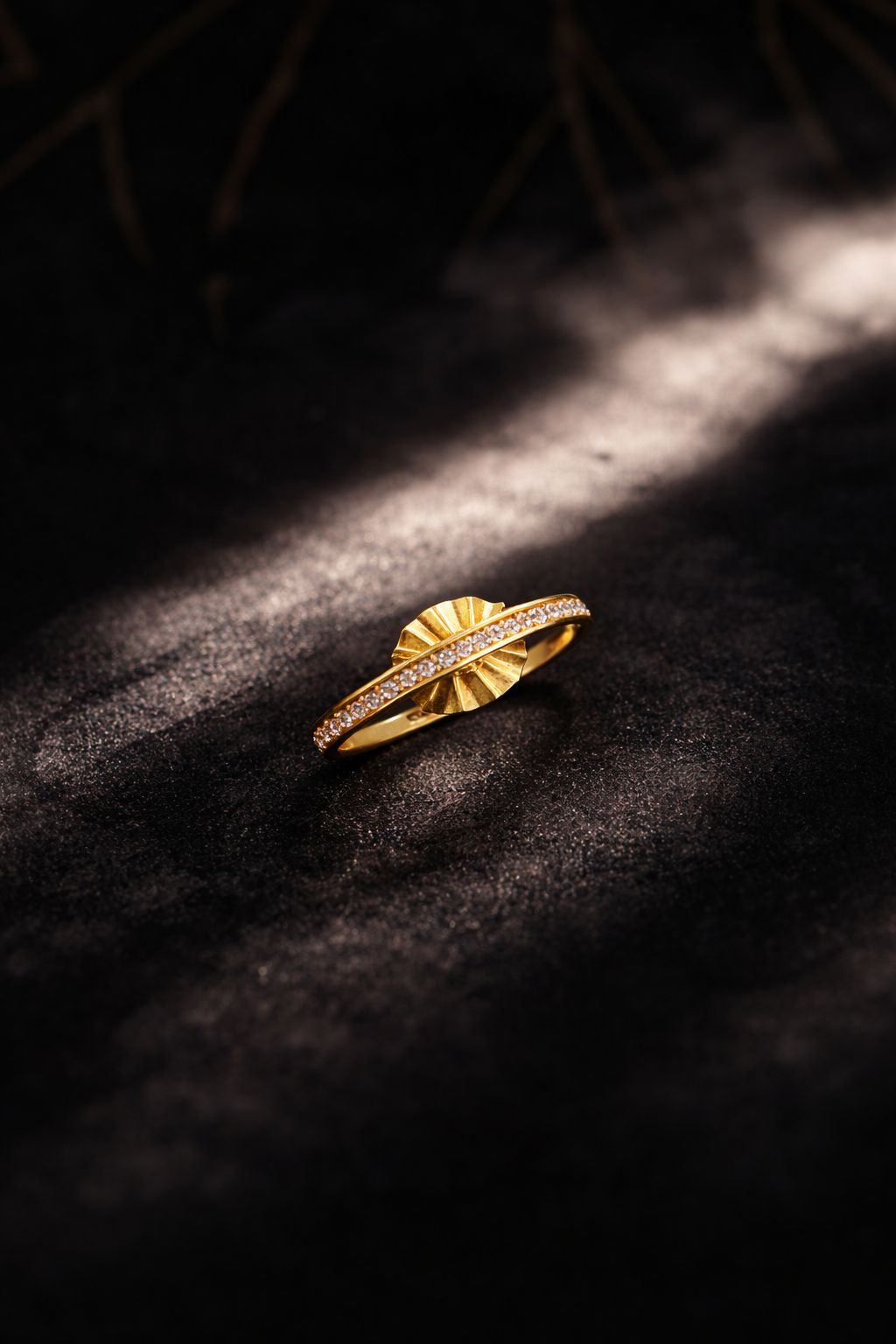 Radiant Sunburst Design Gold Ring with Diamond Accent