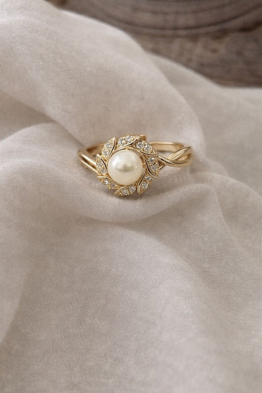 Elegant Pearl Leaf Ring – Vintage Gold Floral Pearl Ring for Women