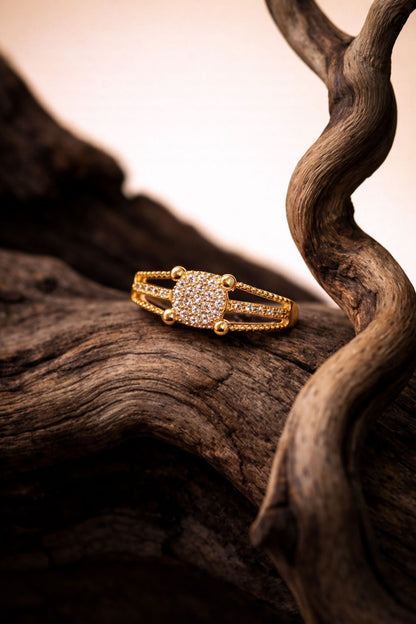 Elegant Gold Diamond Cluster Ring with Split Band & Beaded Detailing