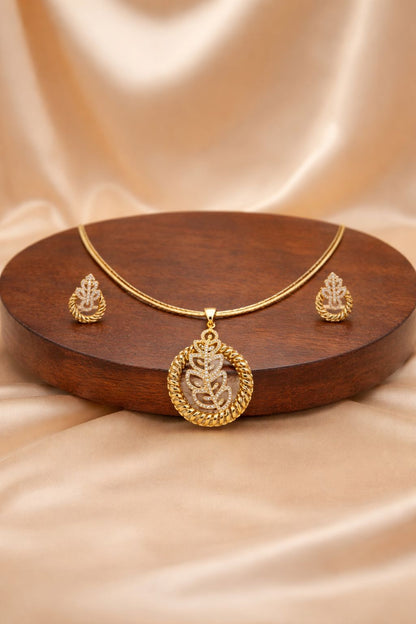 Elegant Traditional Paisley Leaf Pendant Necklace Set with Matching Earrings