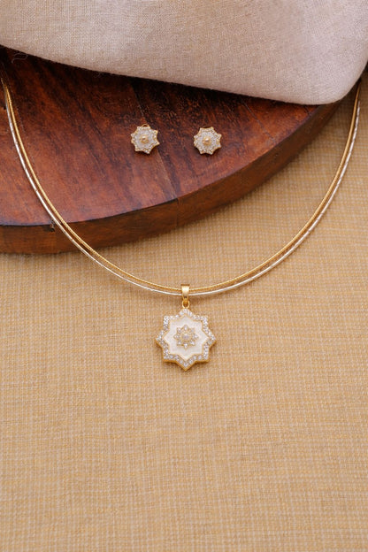 Elegant Star Floral Pendant Necklace Set with Matching Stud Earrings
