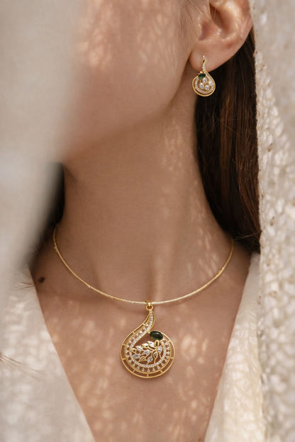 Elegant Paisley Green Stone Pendant Necklace Set with Matching Earrings
