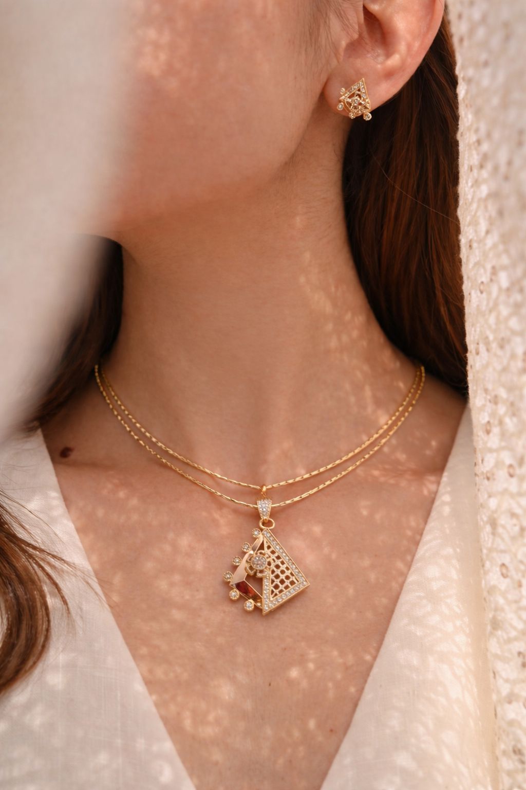 Elegant Geometric Designer Pendant Necklace Set with Matching Stud Earrings
