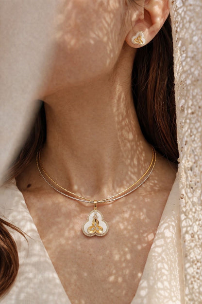 Elegant Clover Floral Pendant Necklace Set with Matching Stud Earrings