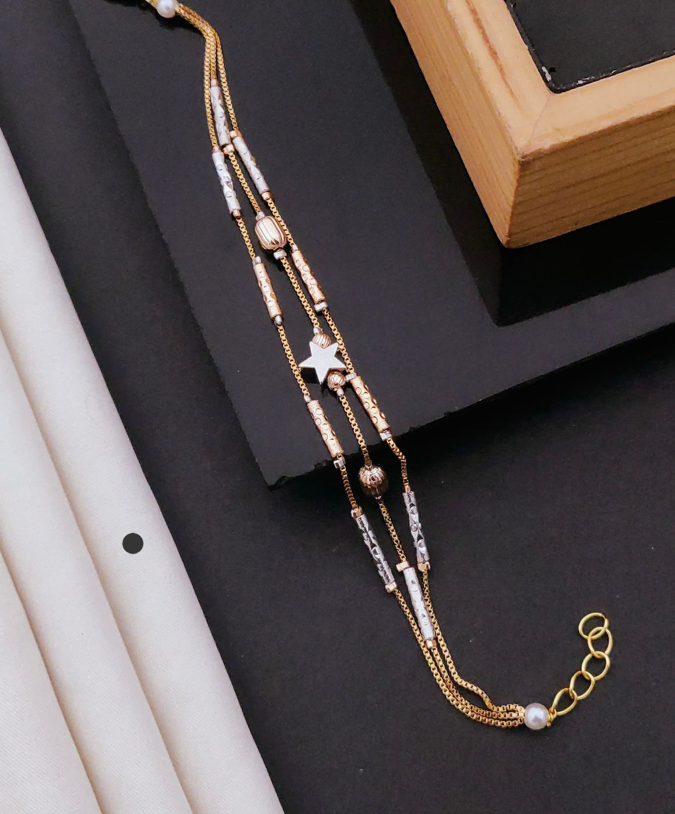 Elegant Dual-Tone Star Charm Adjustable Bracelet for Women